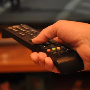 A Complete Guide to Buying the Best TV Remote Online